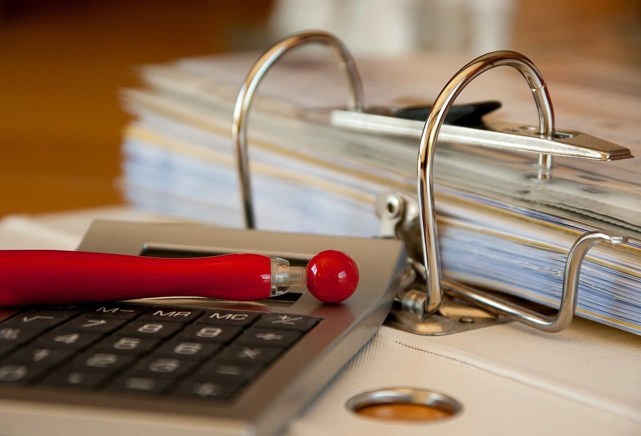 Calculatrice et classeur pour comparer LMNP et LMP