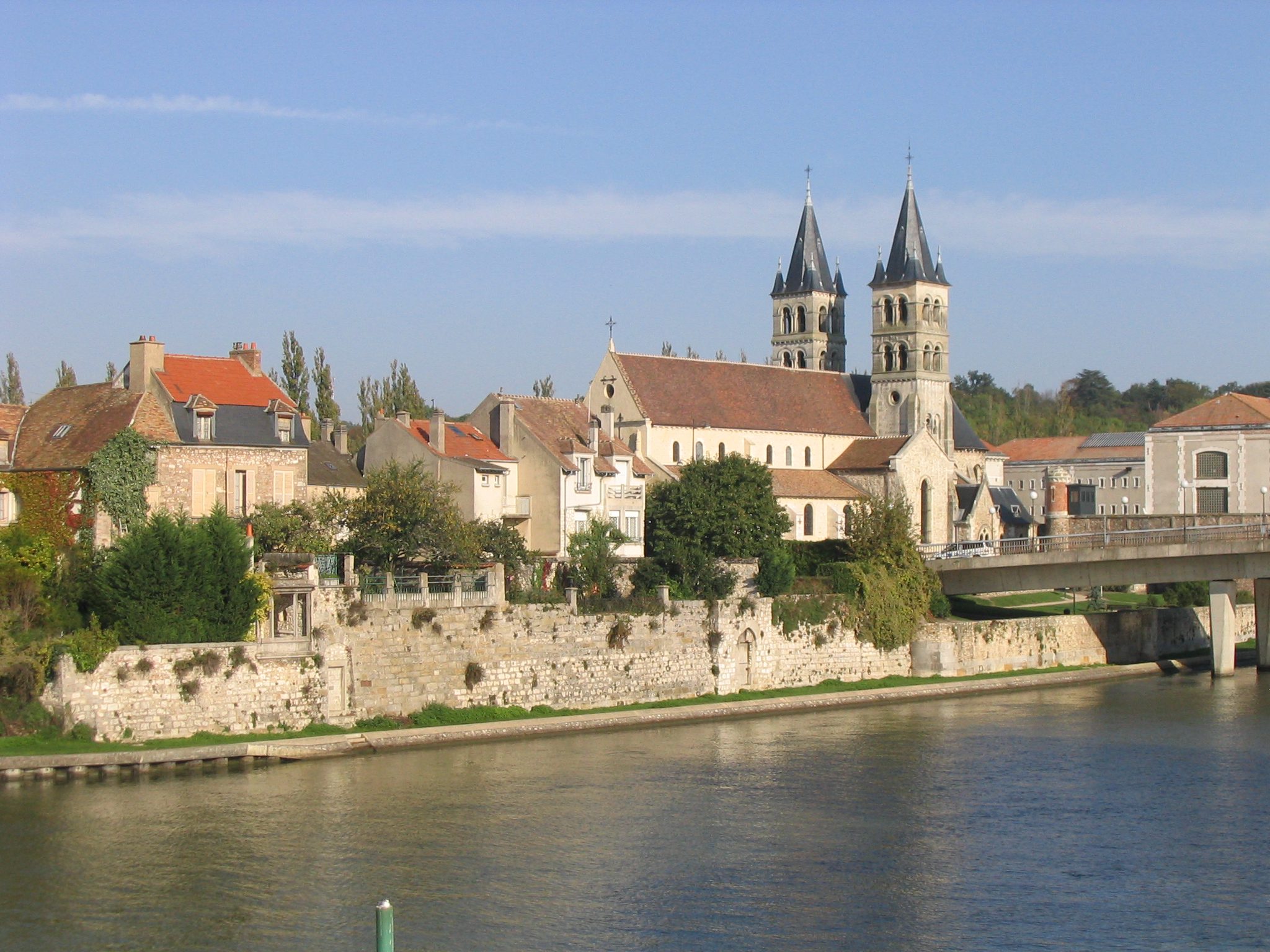 ile st etienne à Melun