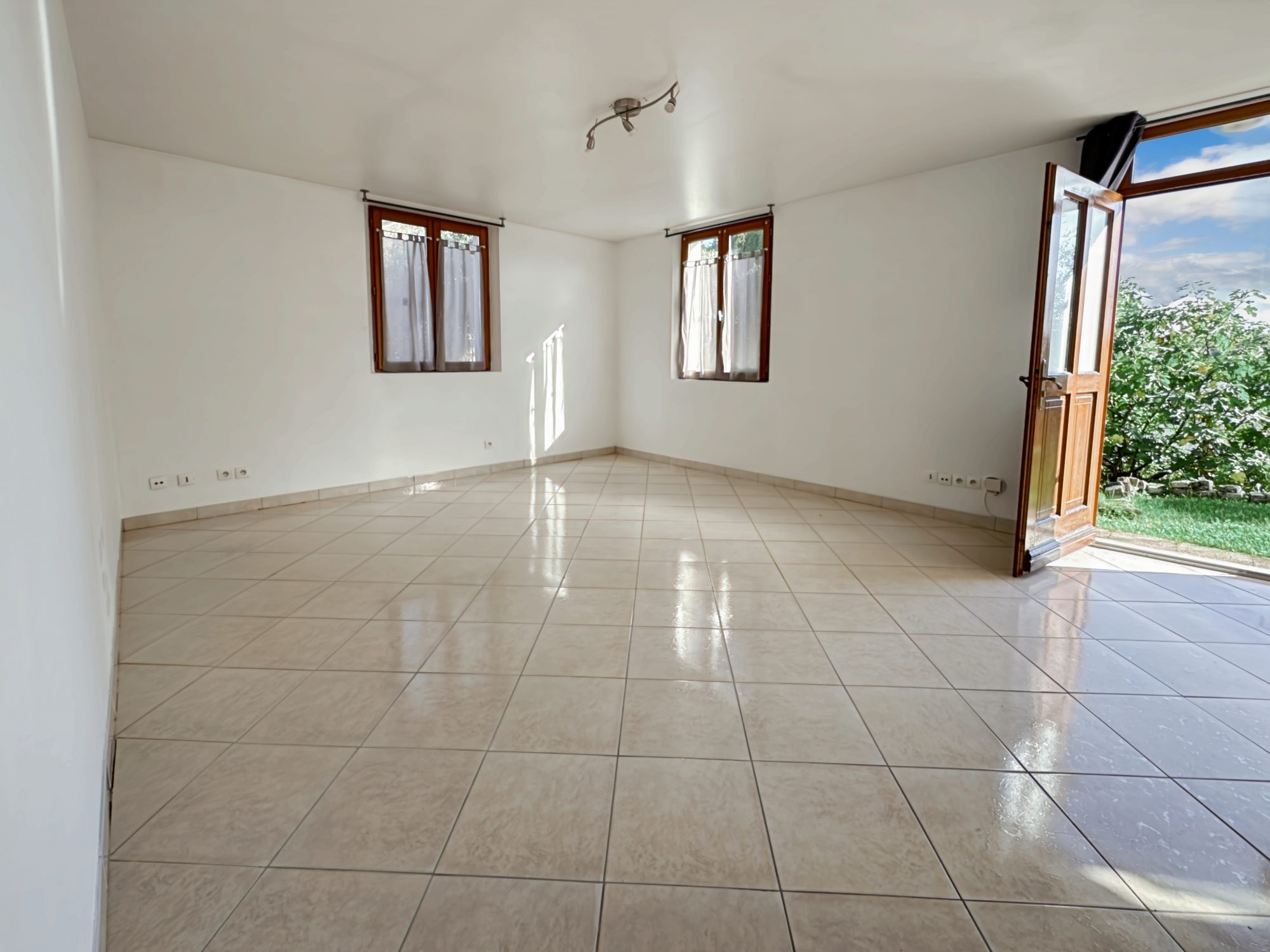 Photo 1 du bien immobilier Chambre en colocation à Melun – Ref LA2190